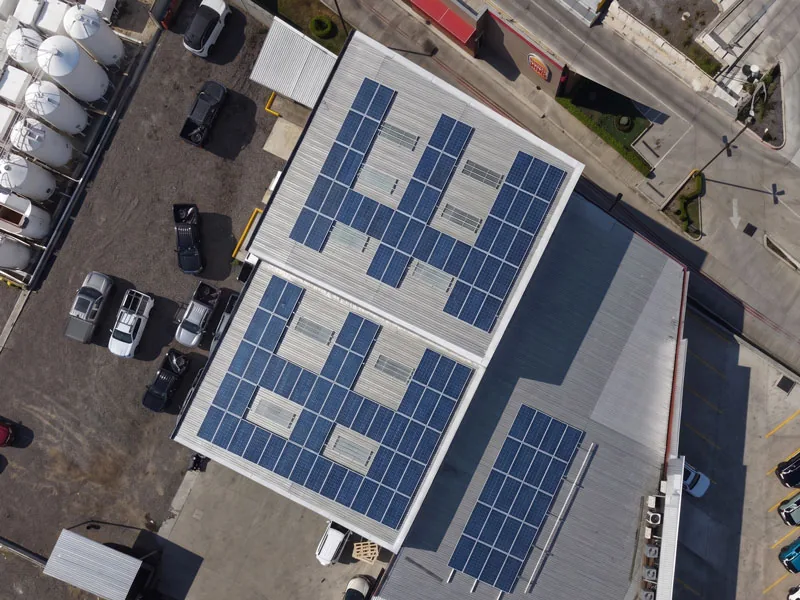Instalación solar fotovoltaica industrial realizada por Powergy Solutions en Honduras